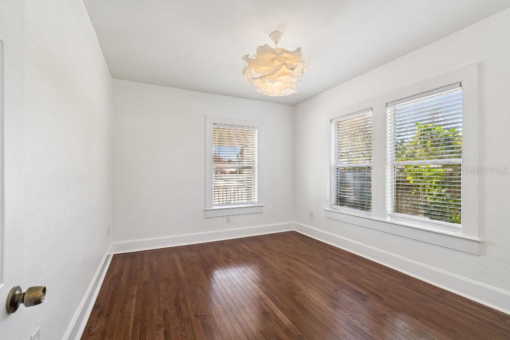 MEADOWBROOK - Residential