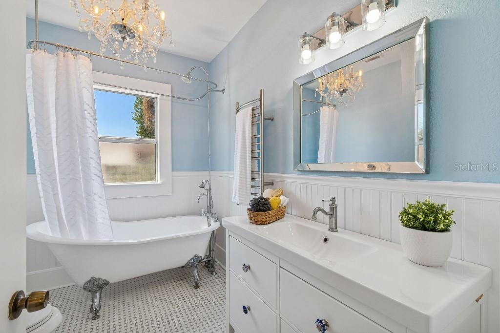 MEADOWBROOK - Residential