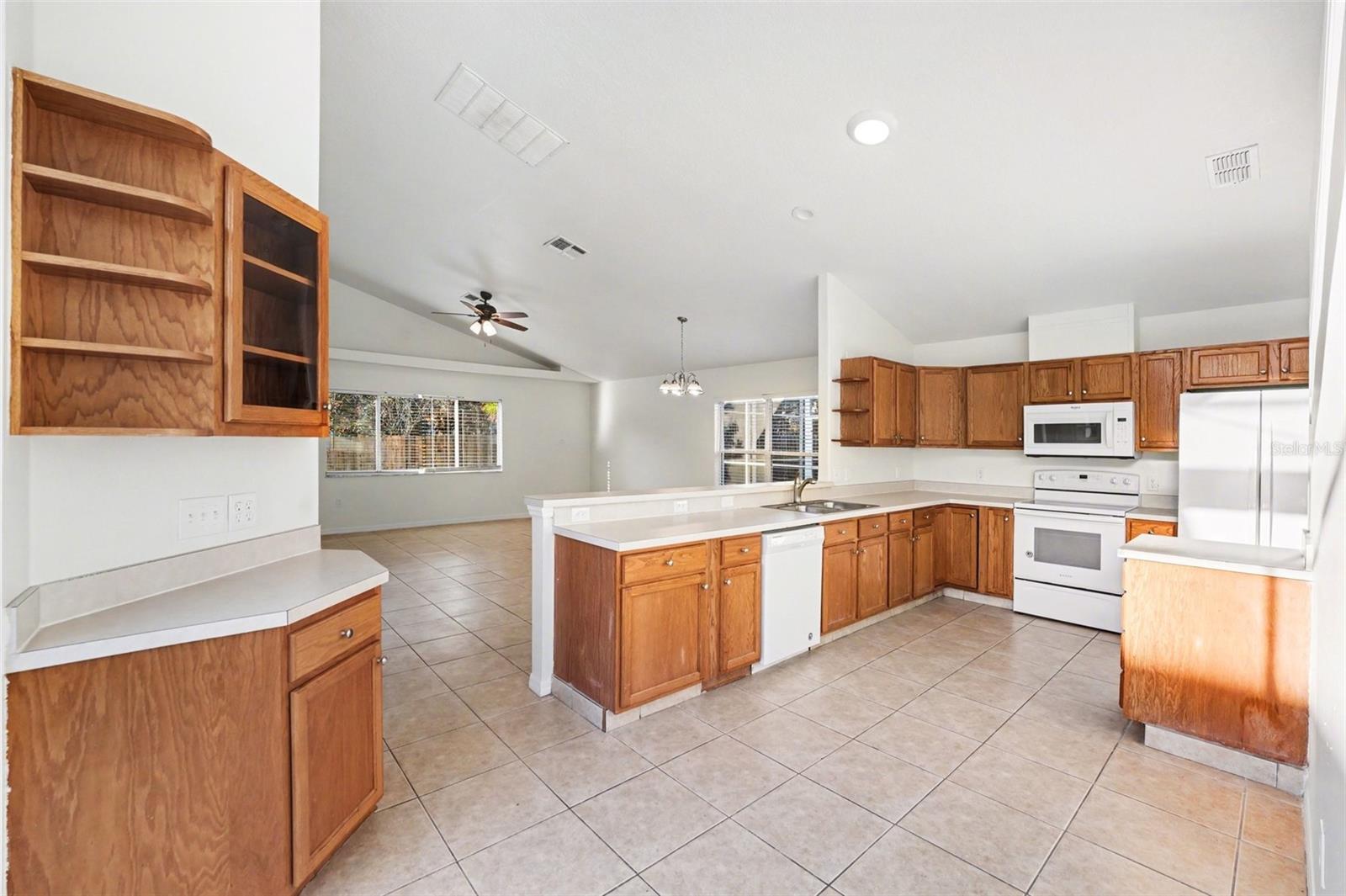 FAIRWAYS LAKE ESTATES - Residential