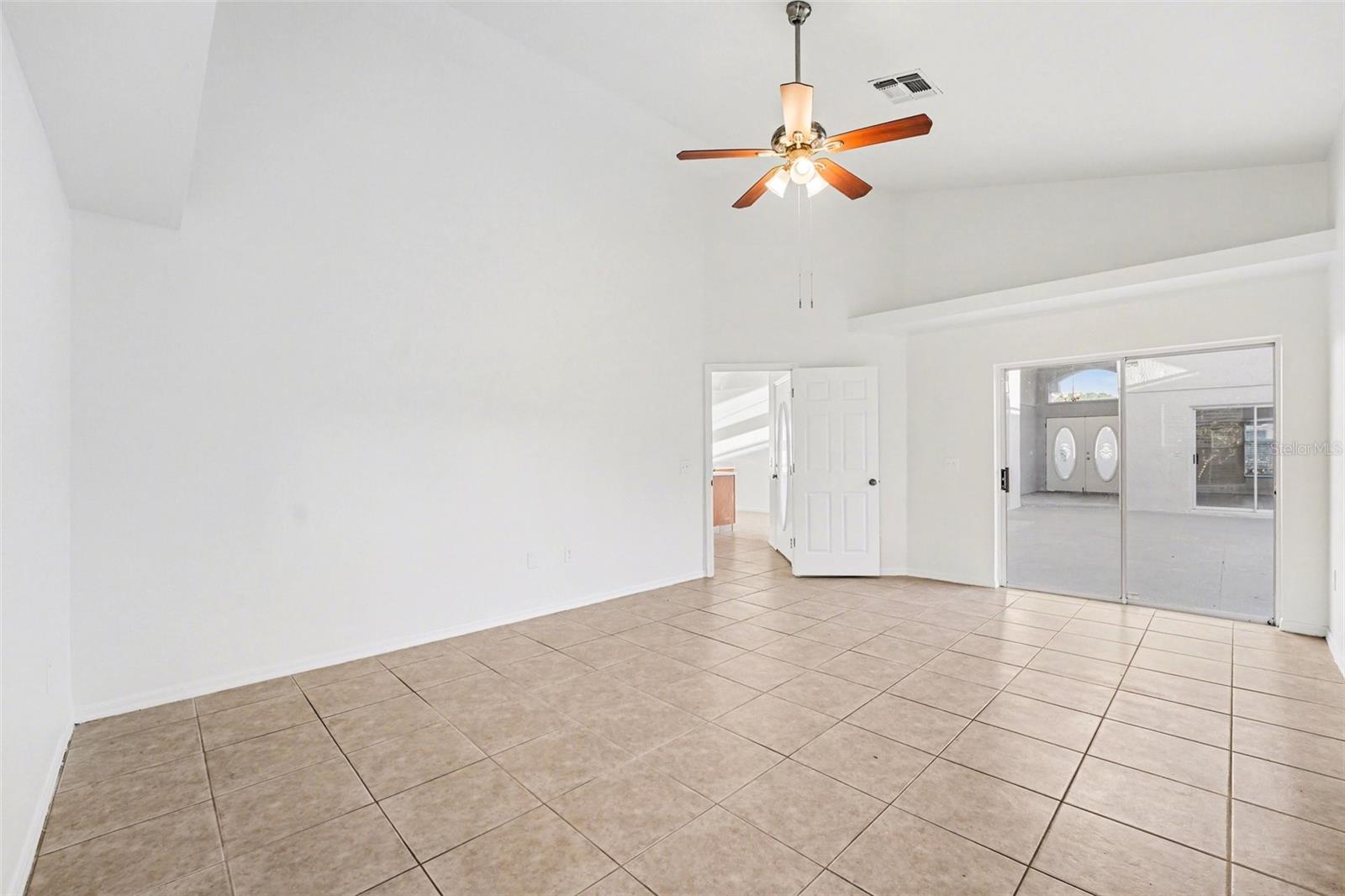 FAIRWAYS LAKE ESTATES - Residential