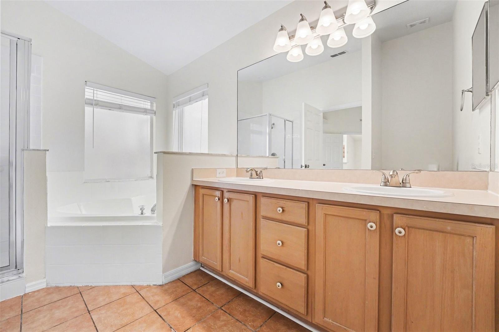 FAIRWAYS LAKE ESTATES - Residential