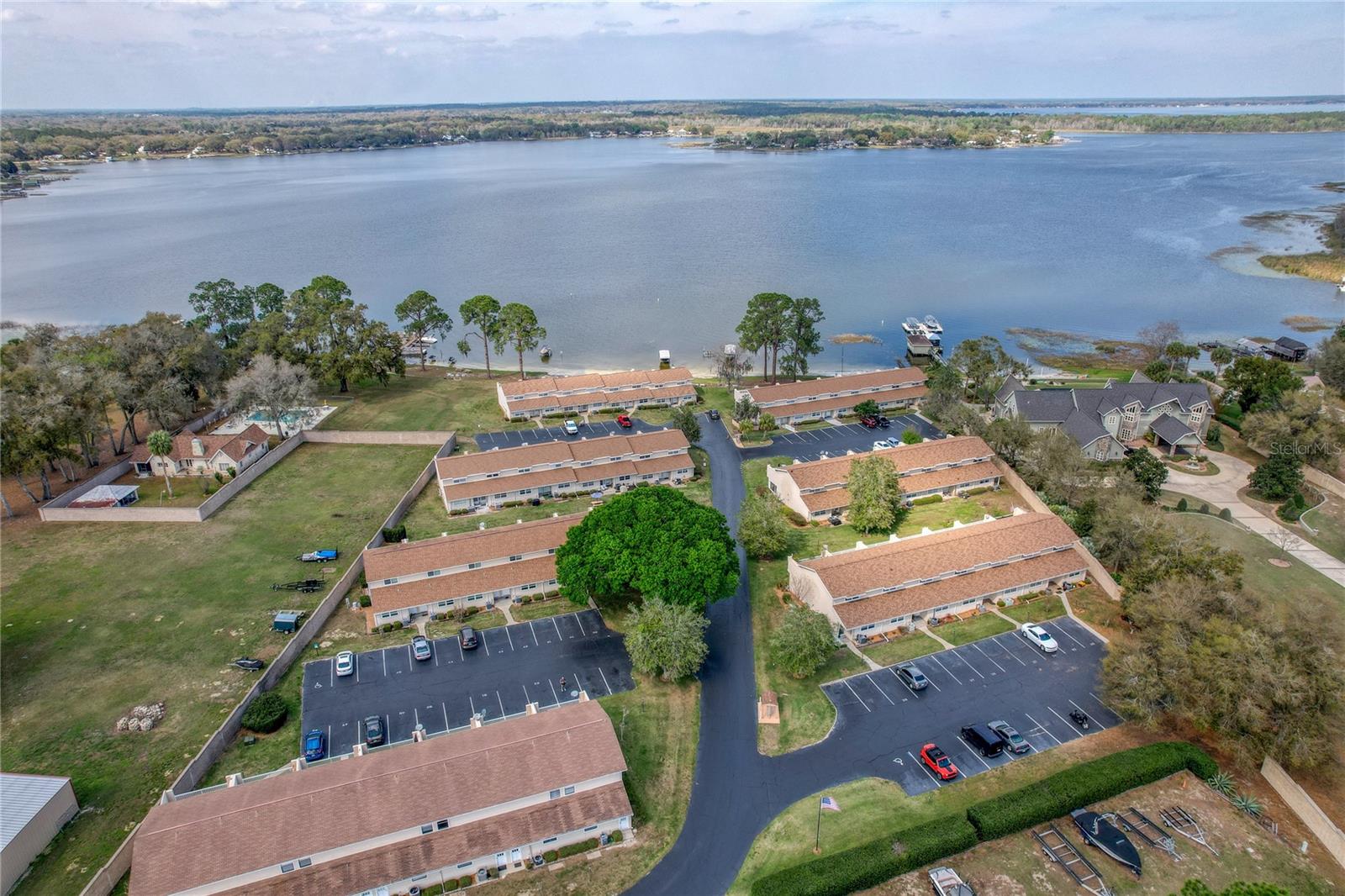 LOCK HARBOUR GROUP 01 - Residential Lease