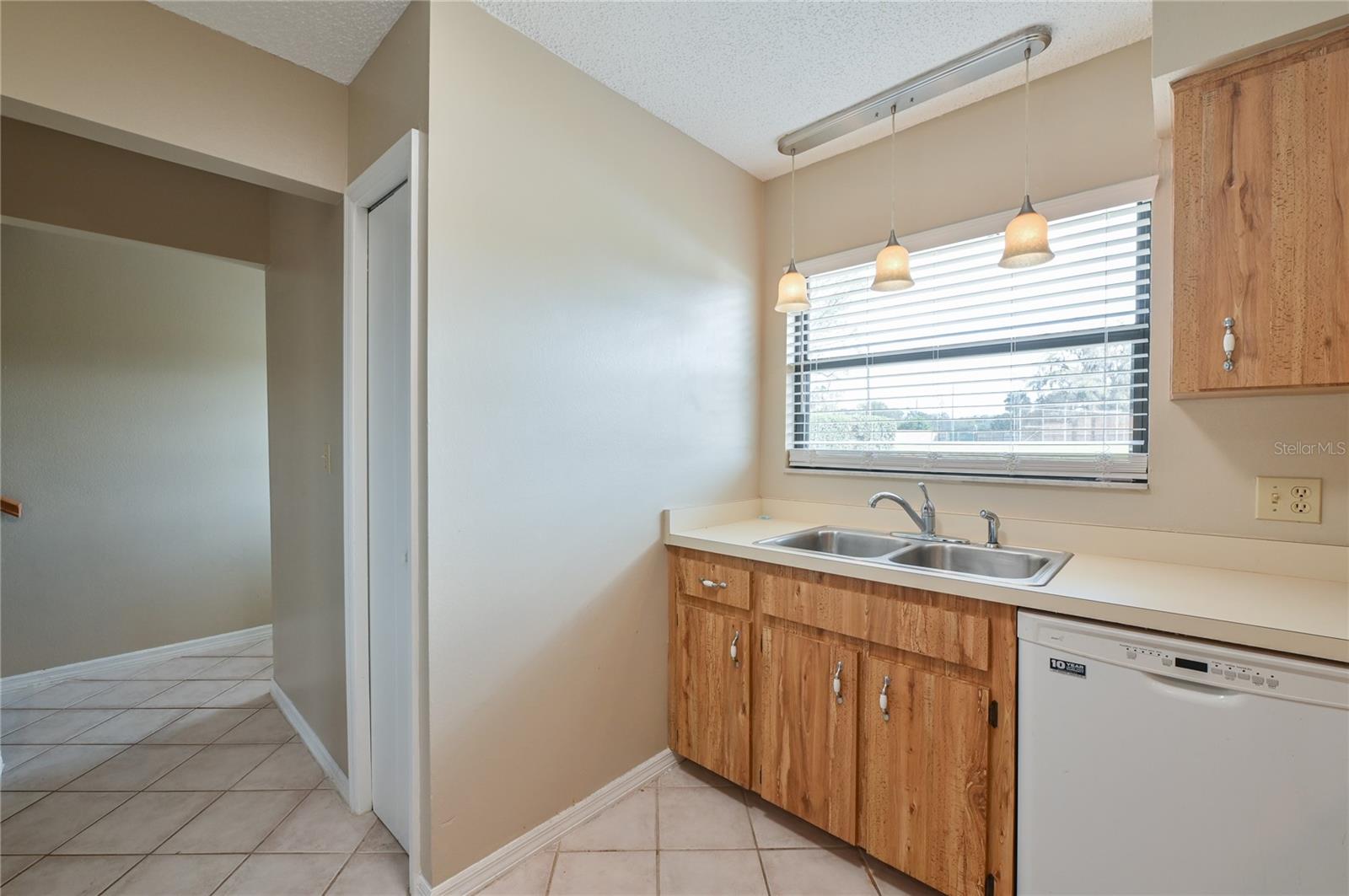 LOCK HARBOUR GROUP 01 - Residential Lease