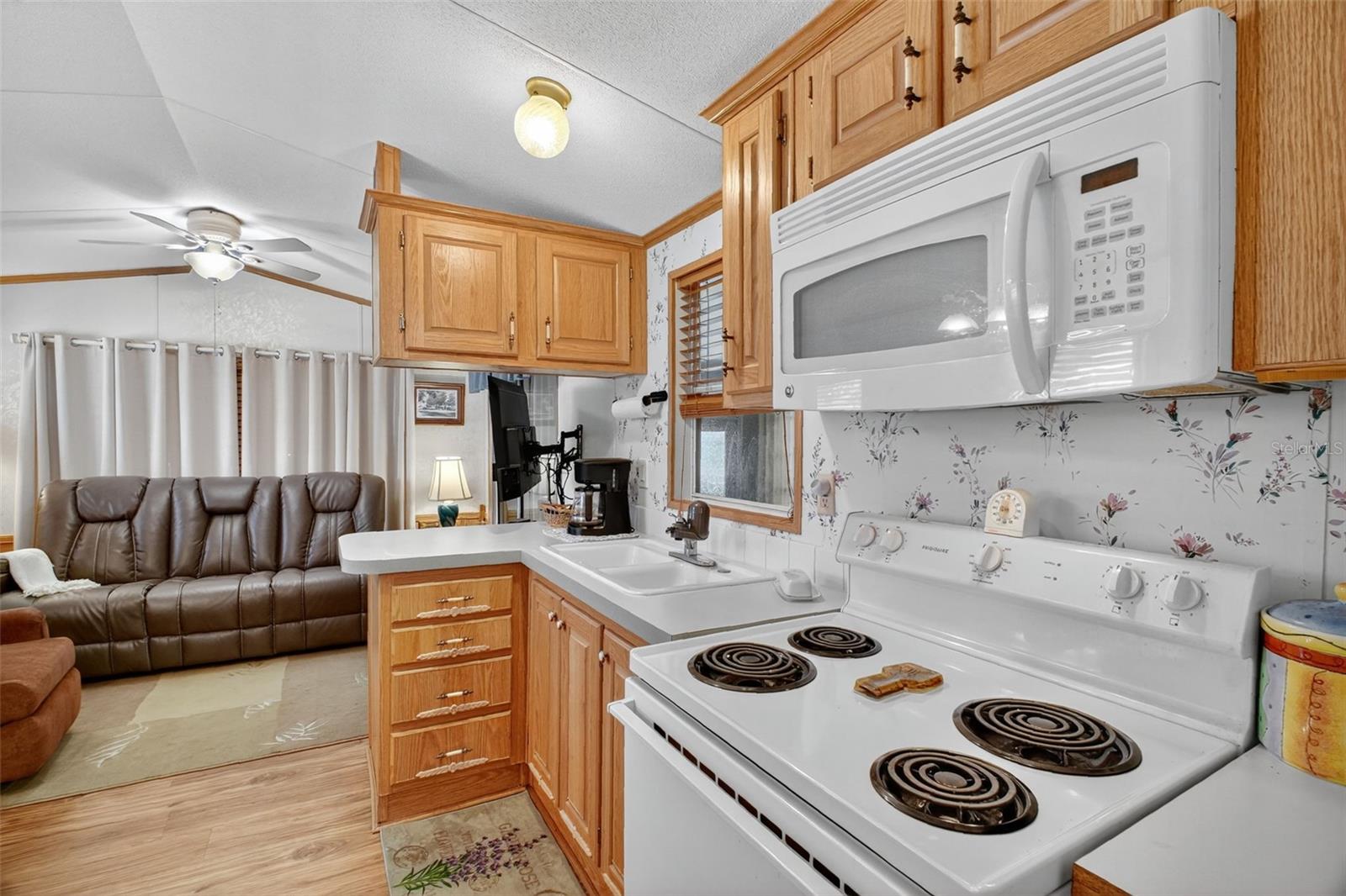 PALM SHORES RV RESORT LT 136 AMD - Residential
