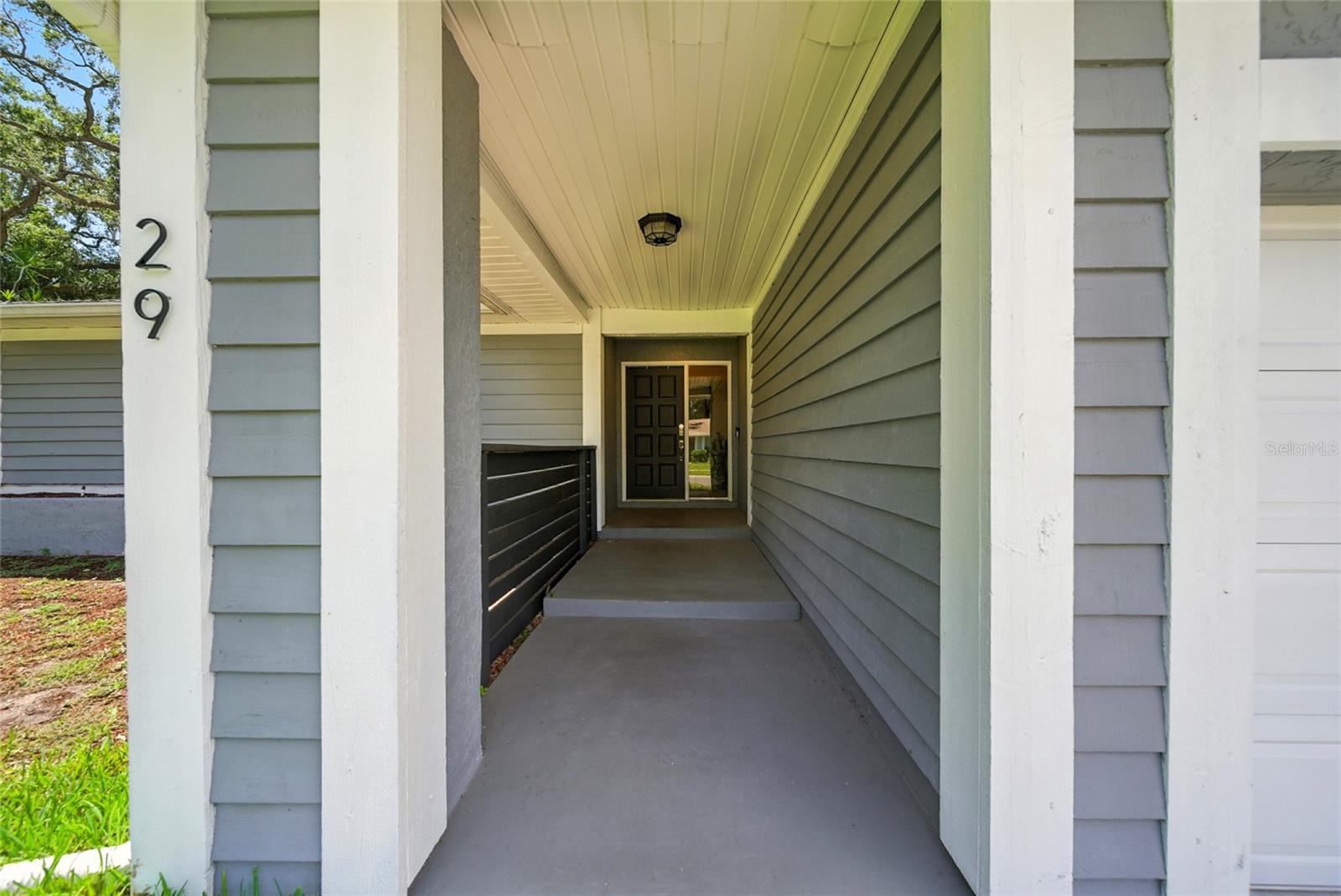 29 HARBOR OAKS CIRCLE