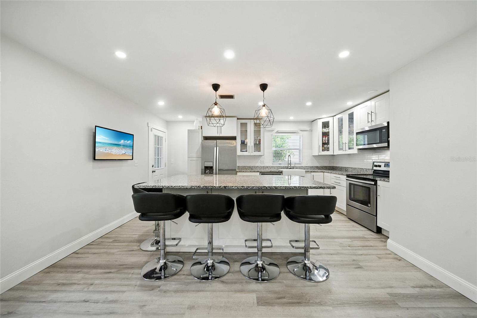 29 HARBOR OAKS CIRCLE