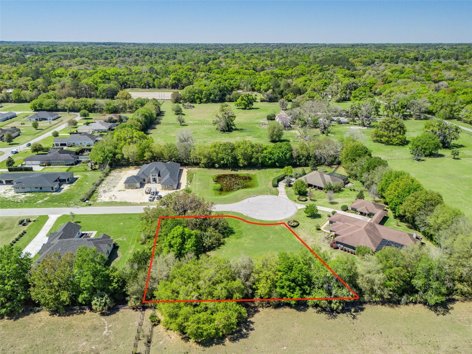 LEGENDARY TRAILS - Land