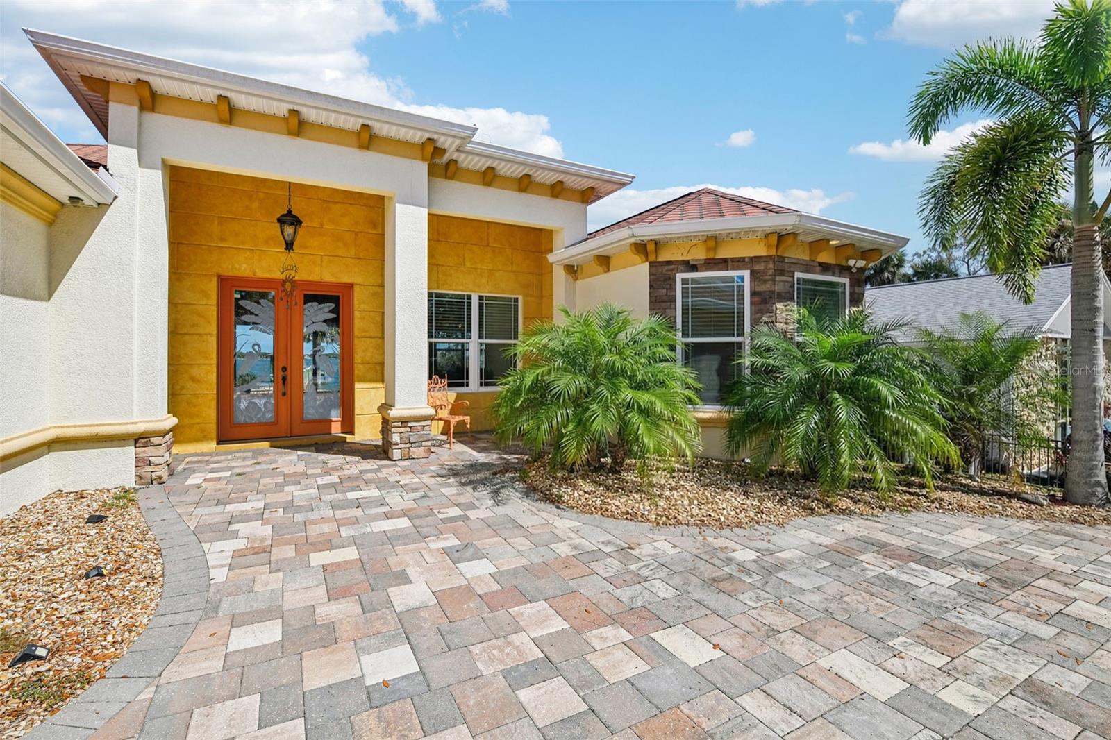 2227 S PALMETTO AVENUE