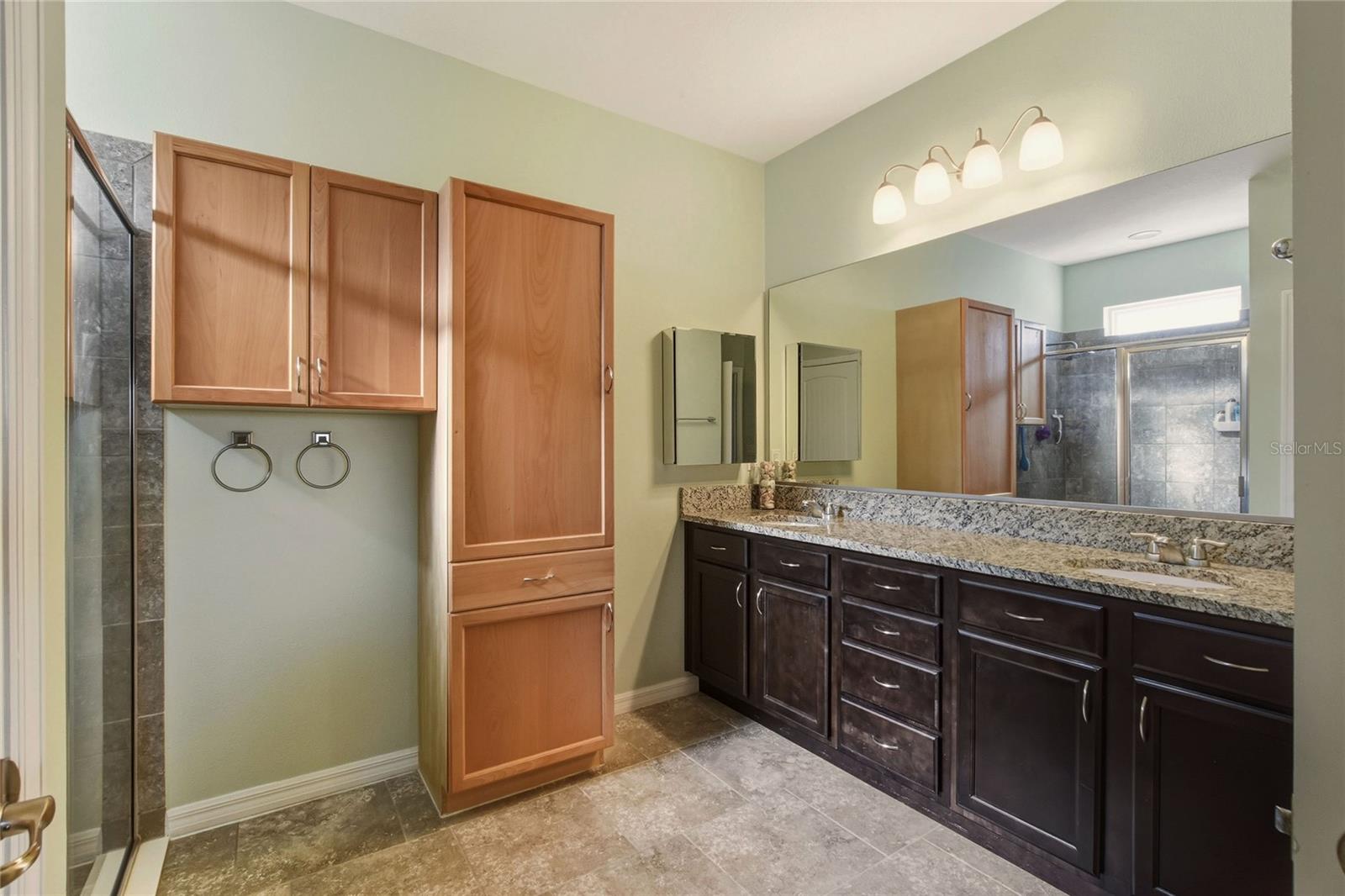 LAKESIDE LANDINGS PH 01 - Residential