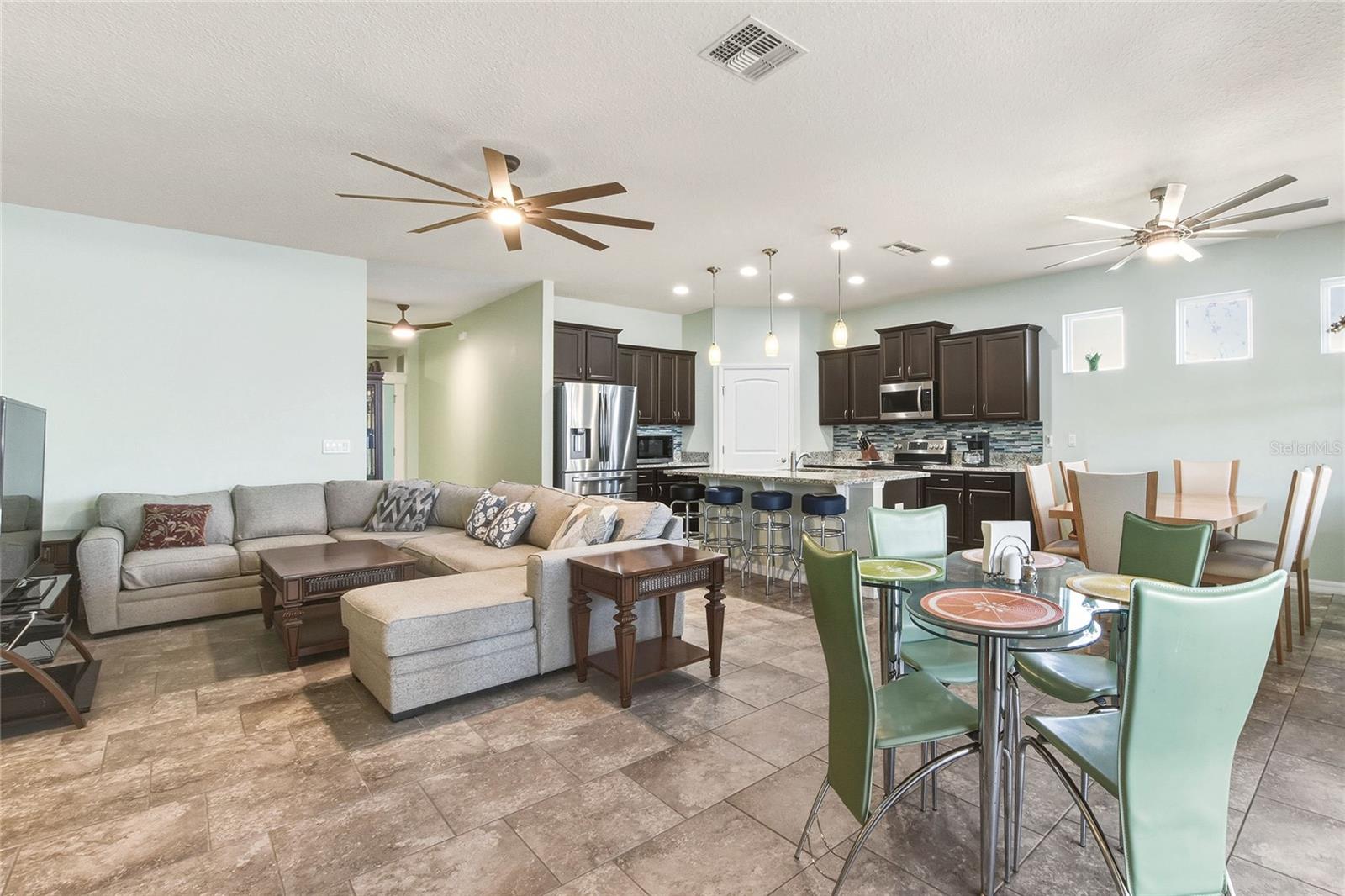 LAKESIDE LANDINGS PH 01 - Residential