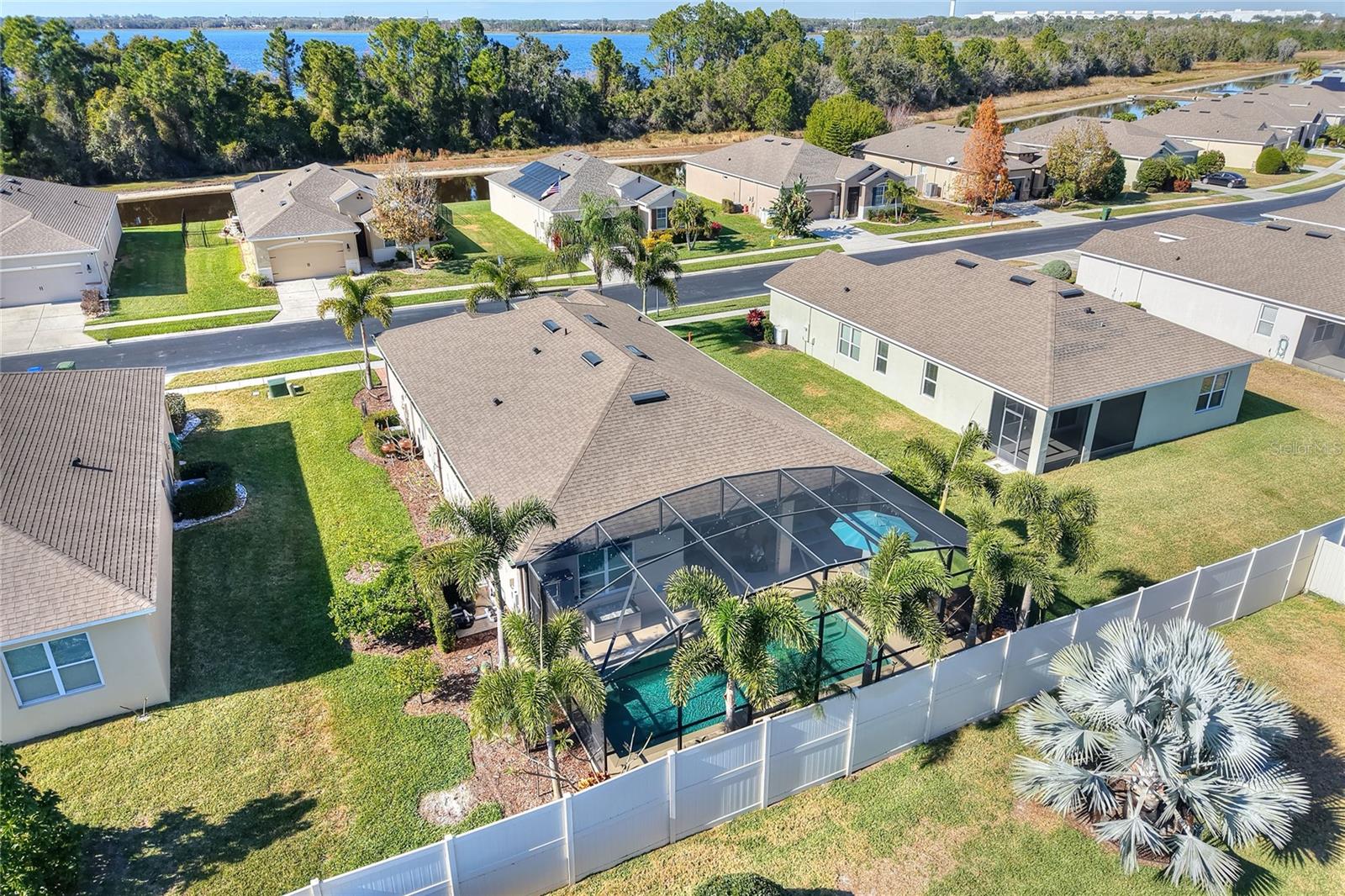 LAKESIDE LANDINGS PH 01 - Residential