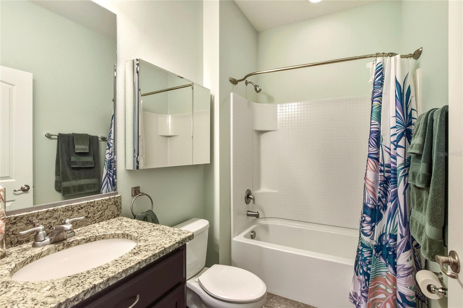 LAKESIDE LANDINGS PH 01 - Residential