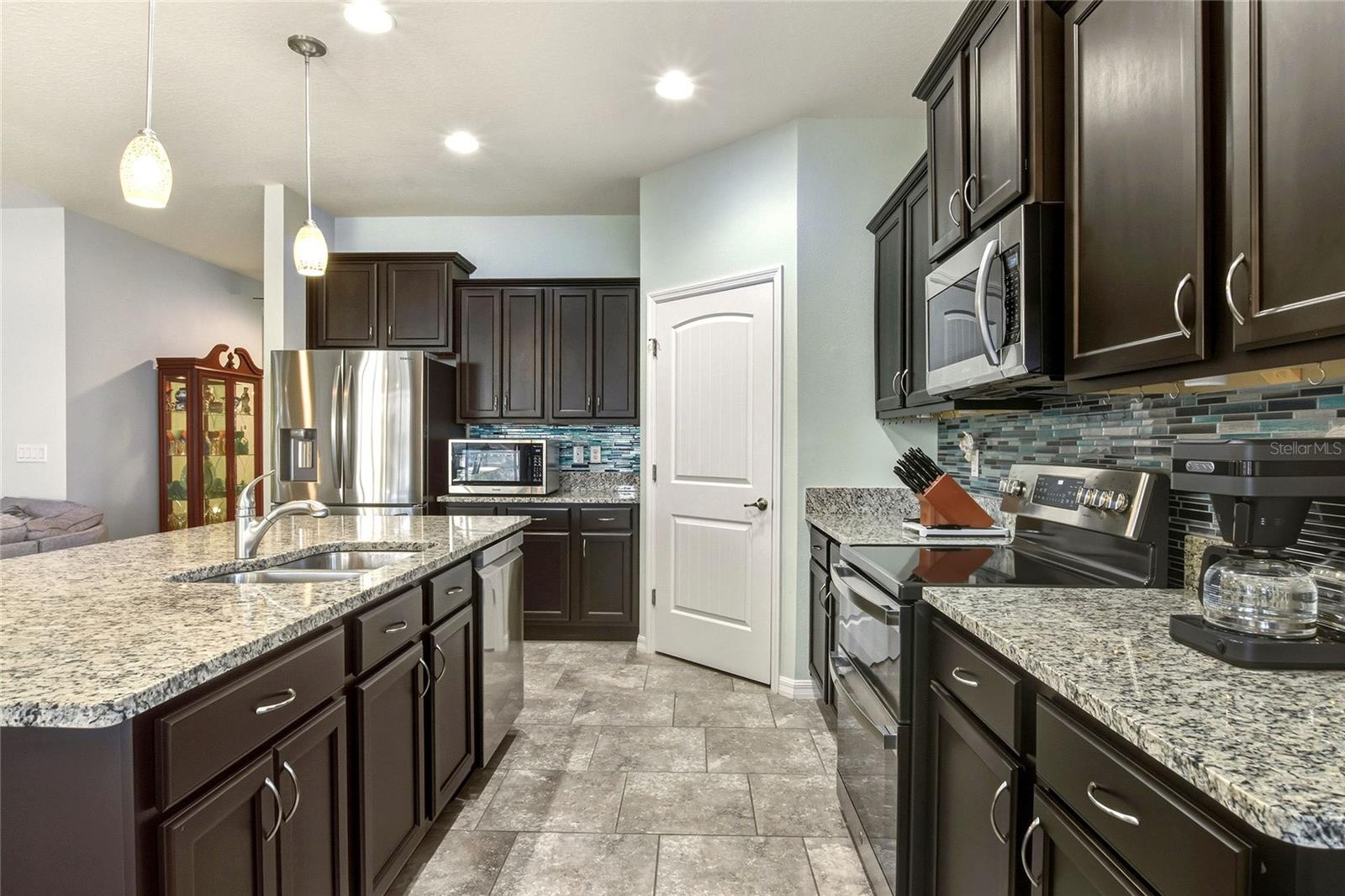 LAKESIDE LANDINGS PH 01 - Residential