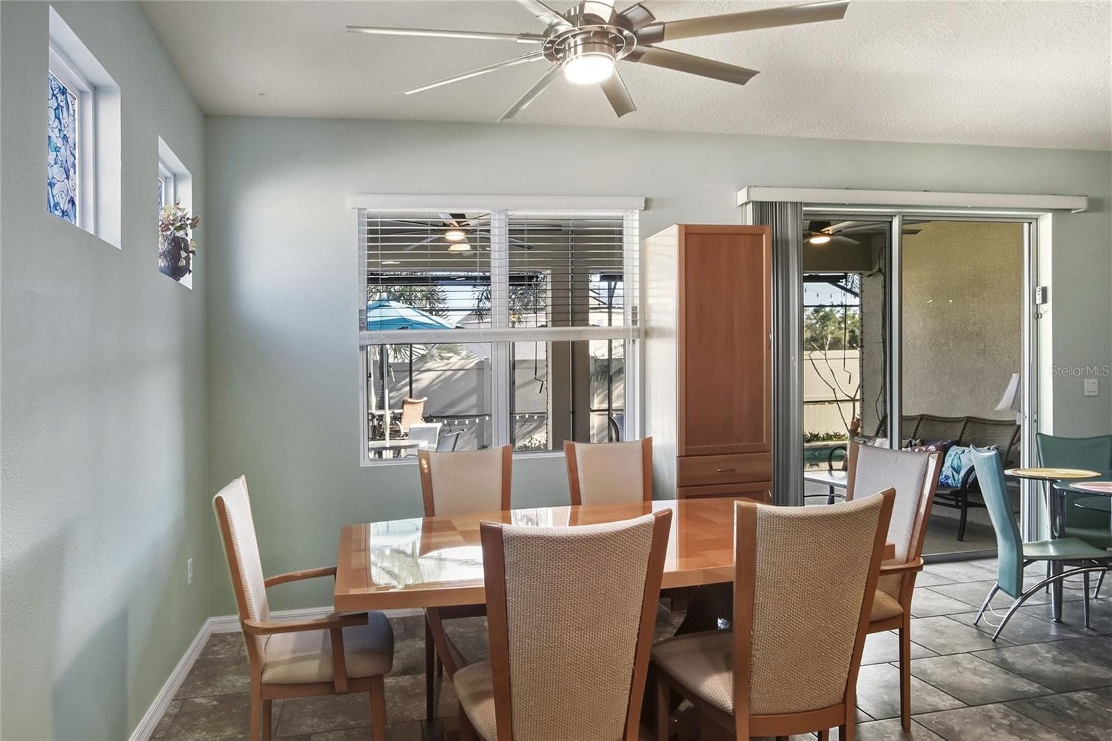 LAKESIDE LANDINGS PH 01 - Residential