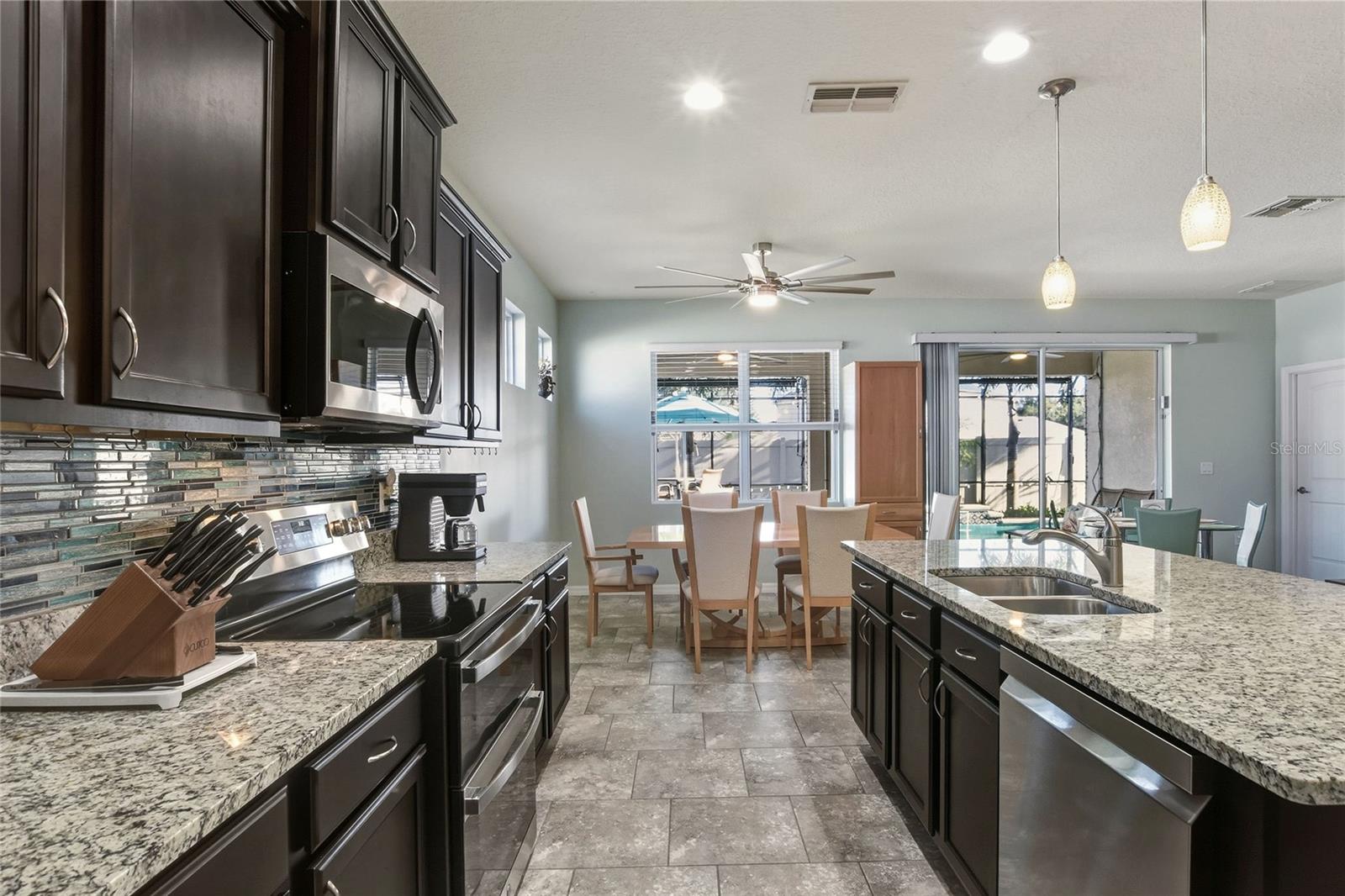 LAKESIDE LANDINGS PH 01 - Residential