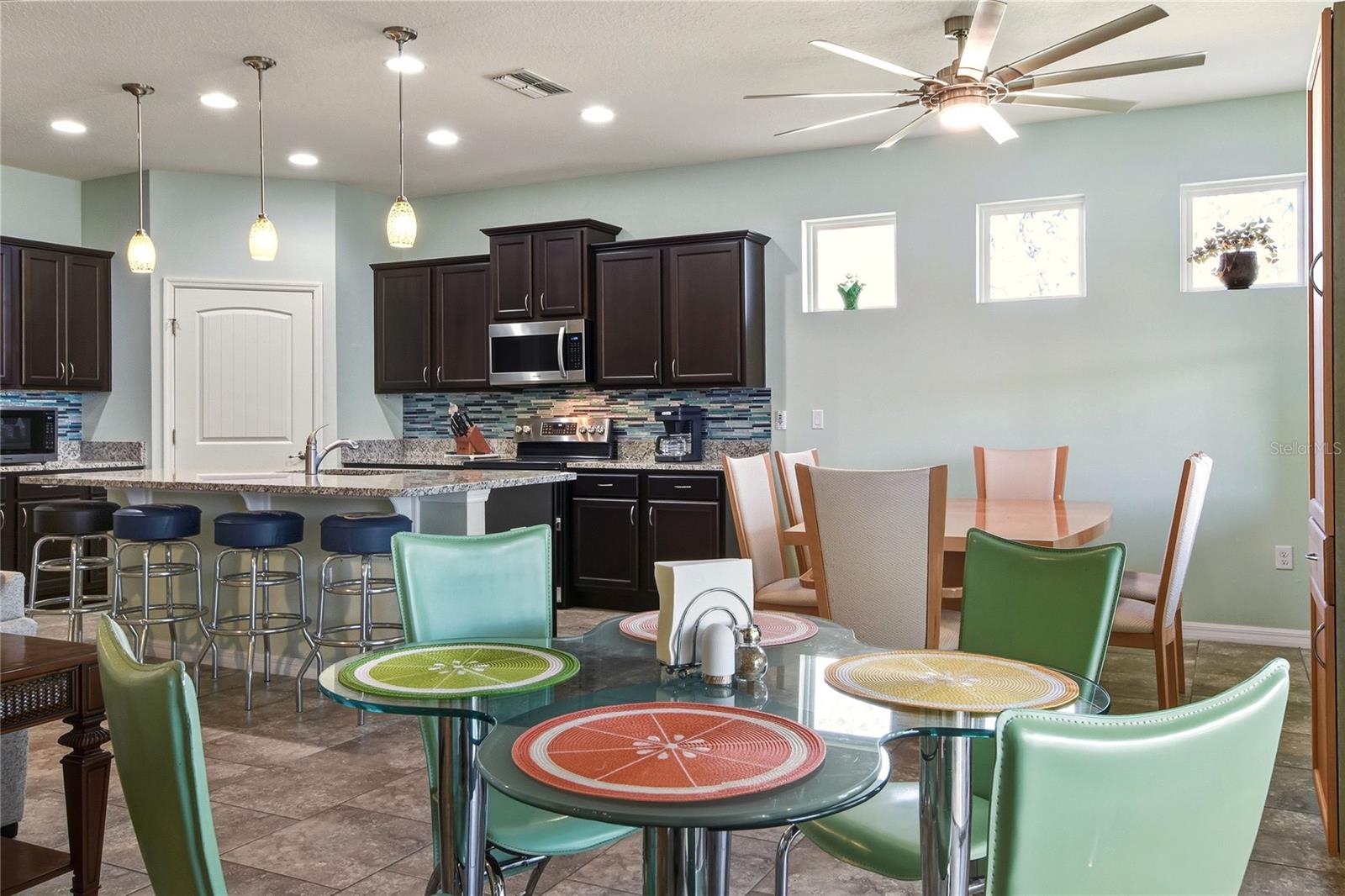 LAKESIDE LANDINGS PH 01 - Residential