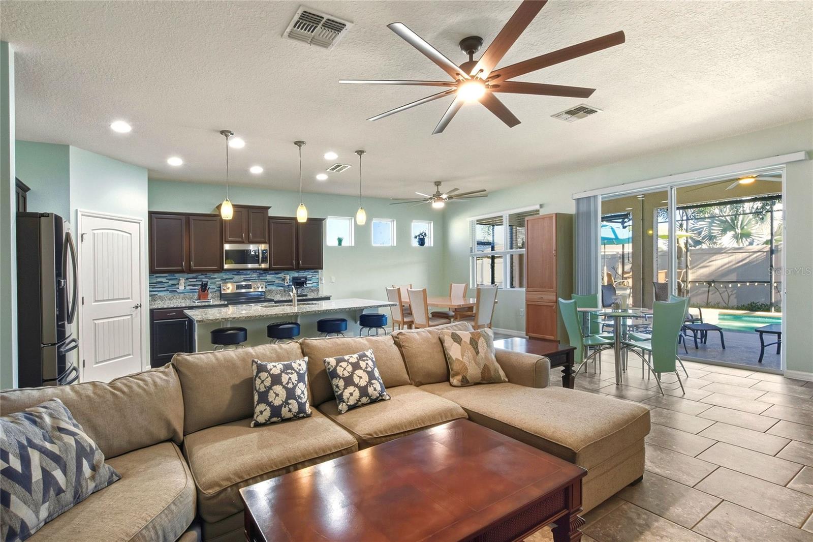 LAKESIDE LANDINGS PH 01 - Residential