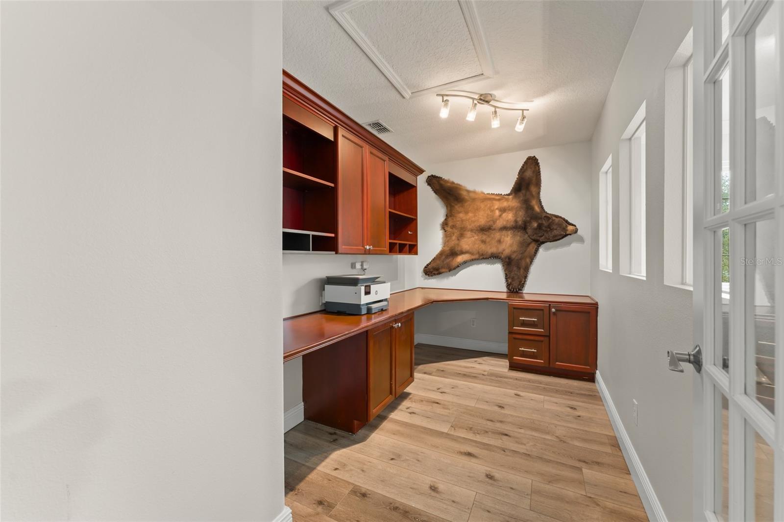 ENCLAVE/MOSS PARK - Residential