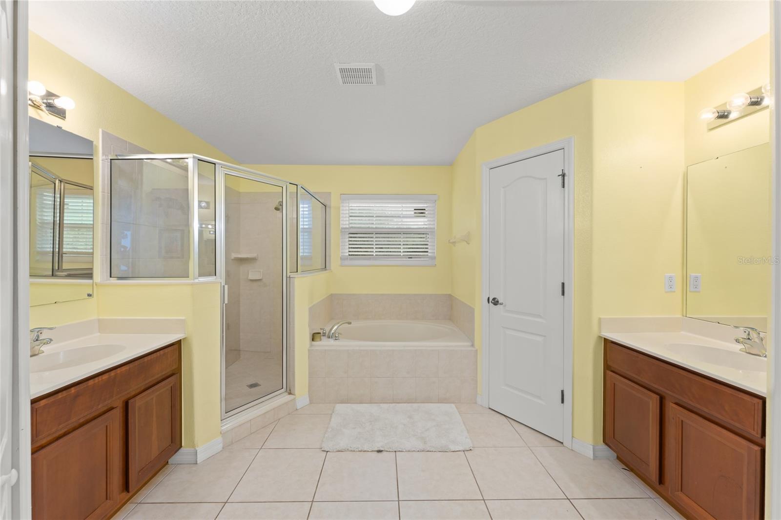 ENCLAVE/MOSS PARK - Residential