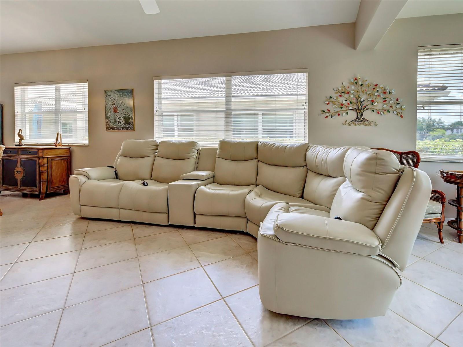 VISTA DEL LAGO - Residential