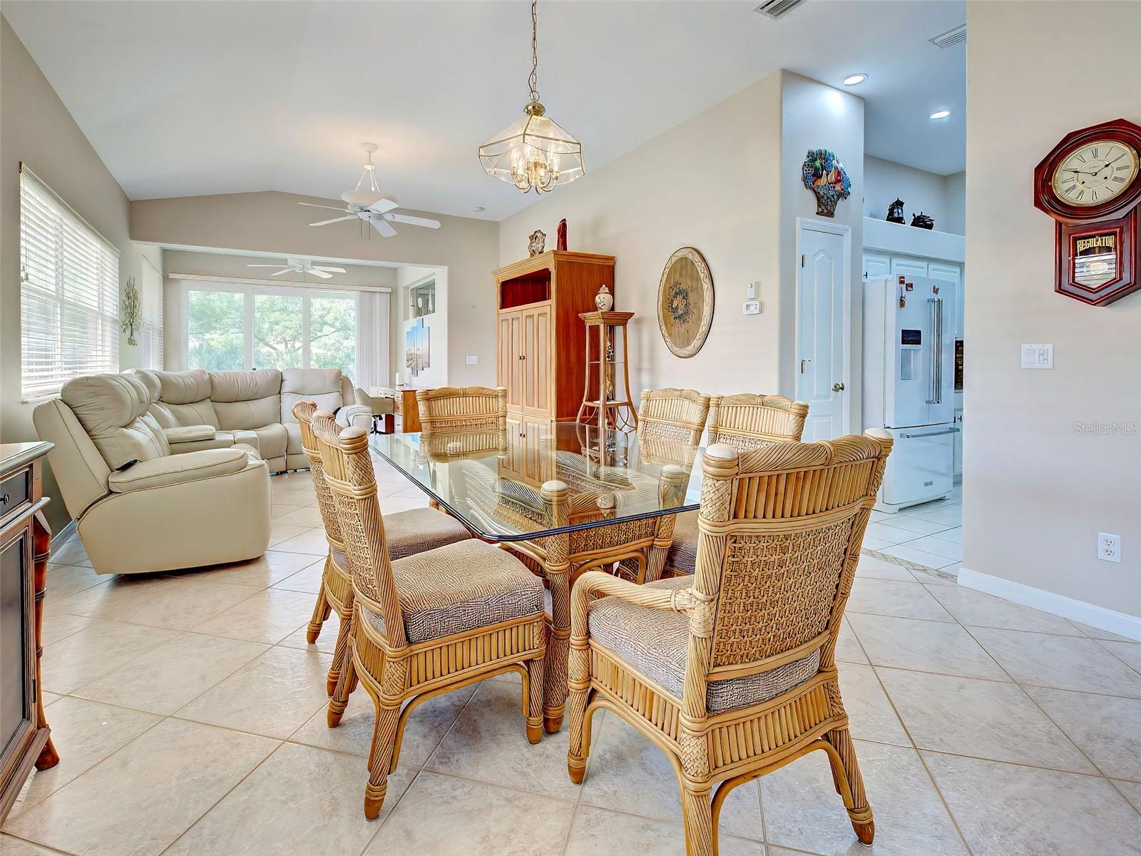 VISTA DEL LAGO - Residential