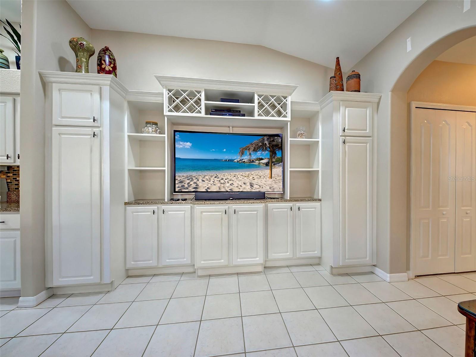 VISTA DEL LAGO - Residential