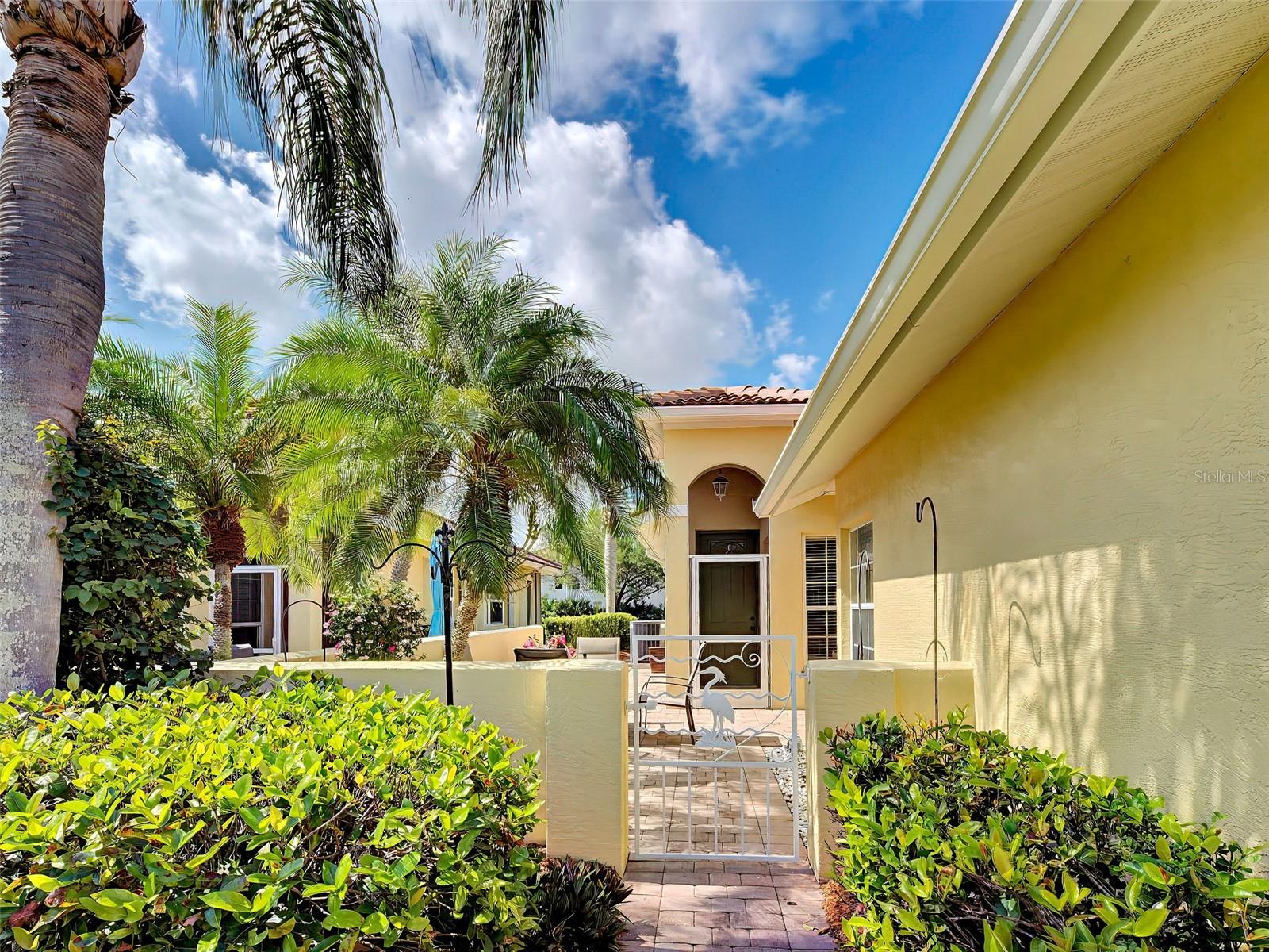 VISTA DEL LAGO - Residential