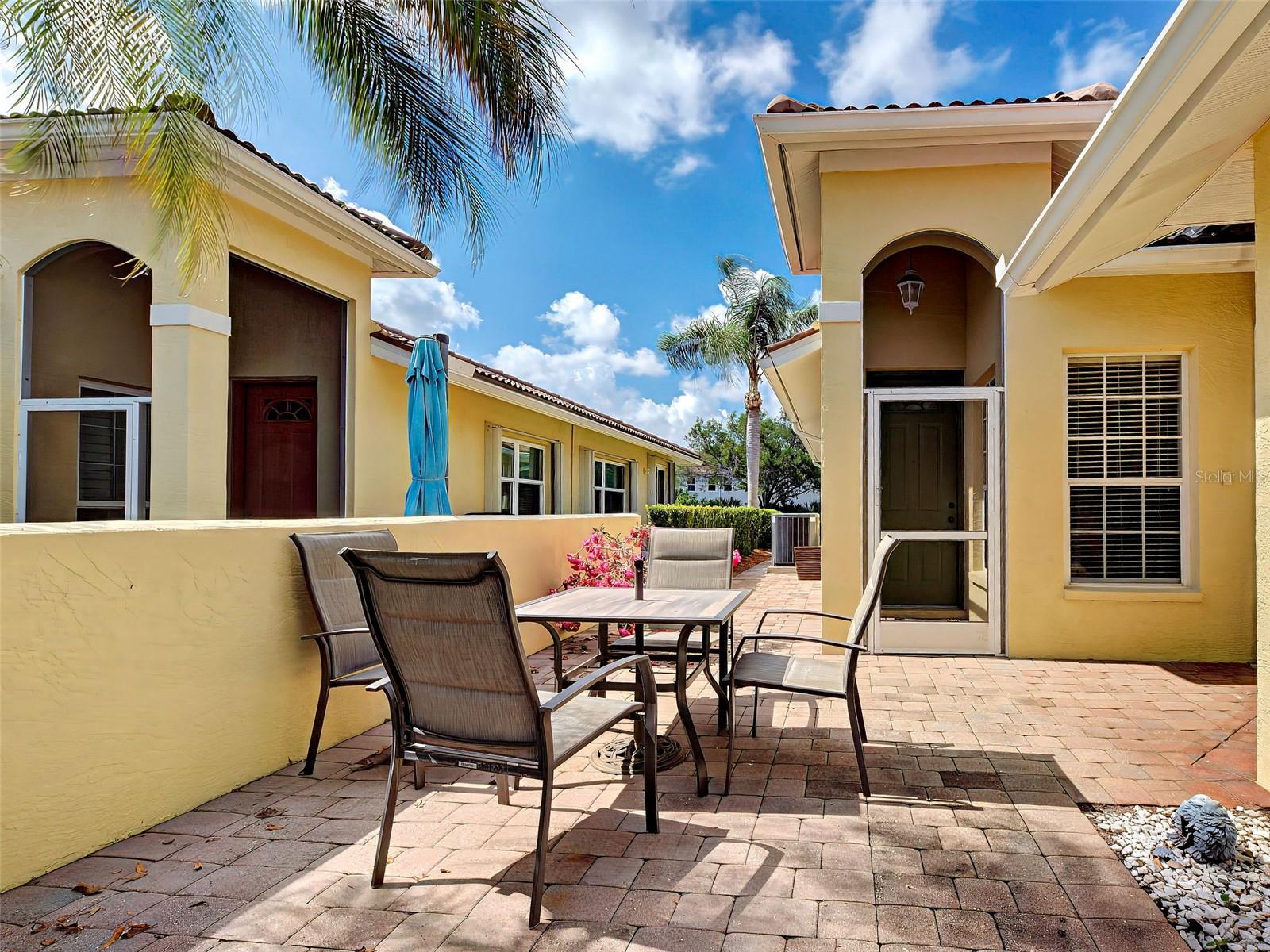 VISTA DEL LAGO - Residential