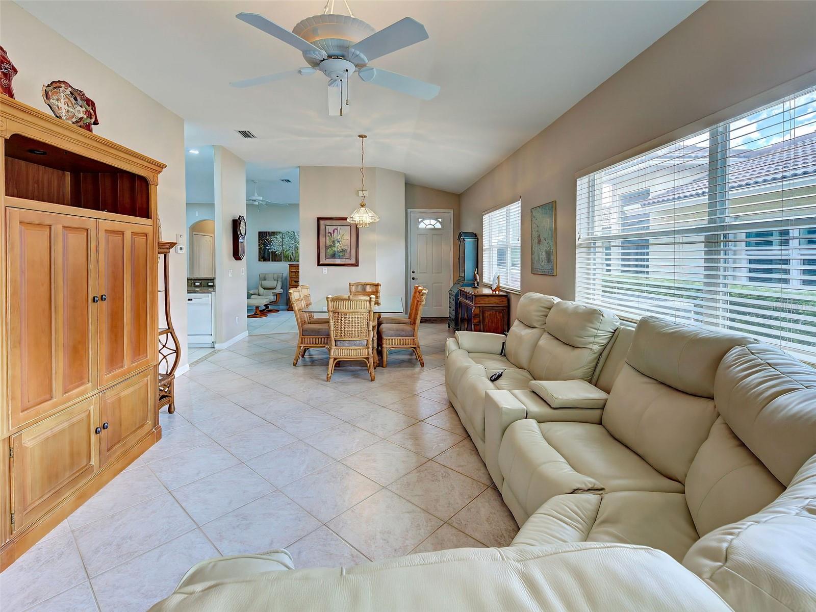 VISTA DEL LAGO - Residential