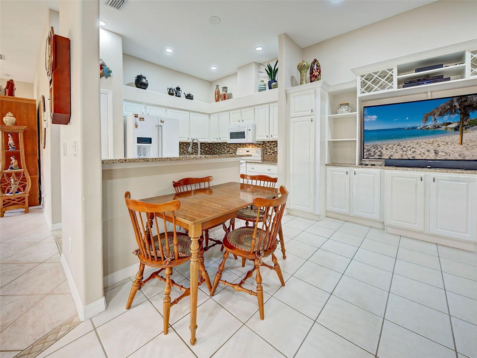 VISTA DEL LAGO - Residential