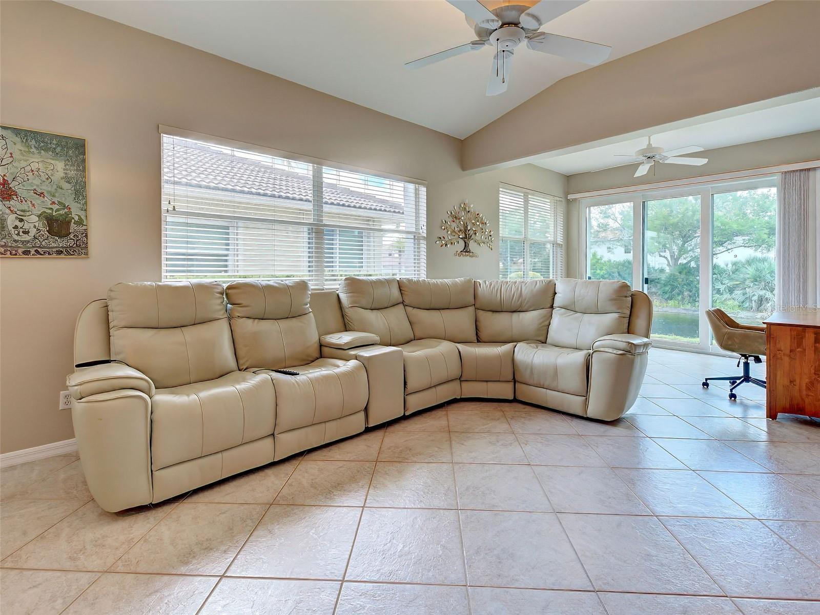 VISTA DEL LAGO - Residential