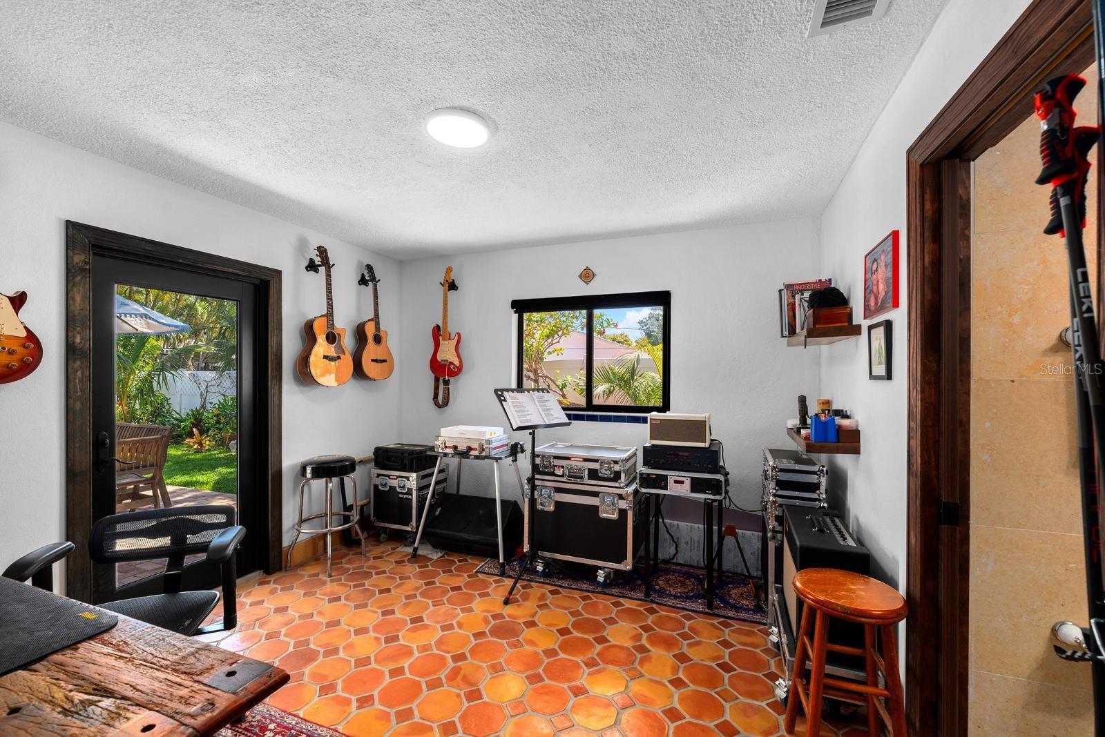 PASADENA ESTATES SEC F - Residential