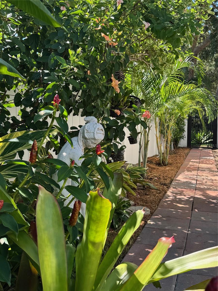 PASADENA ESTATES SEC F - Residential