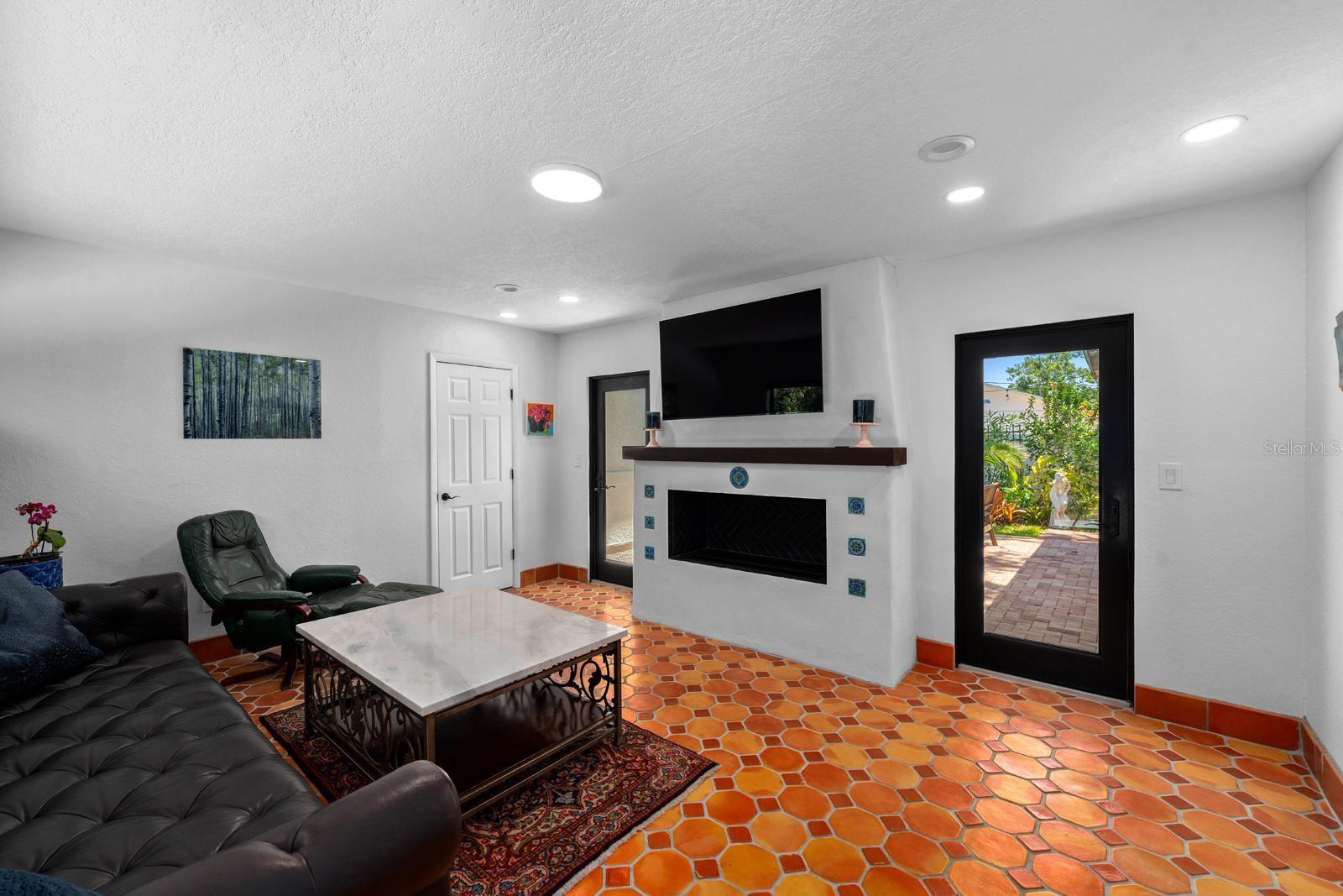 PASADENA ESTATES SEC F - Residential