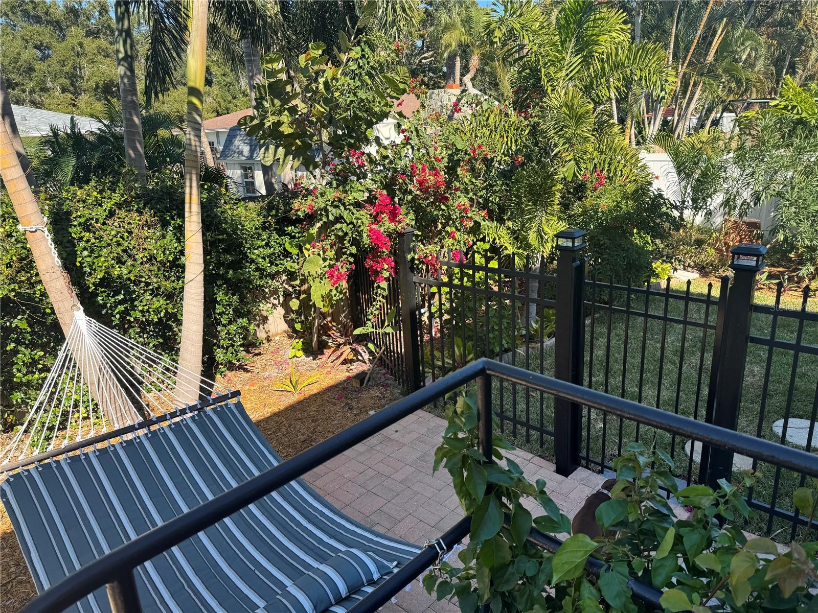 PASADENA ESTATES SEC F - Residential