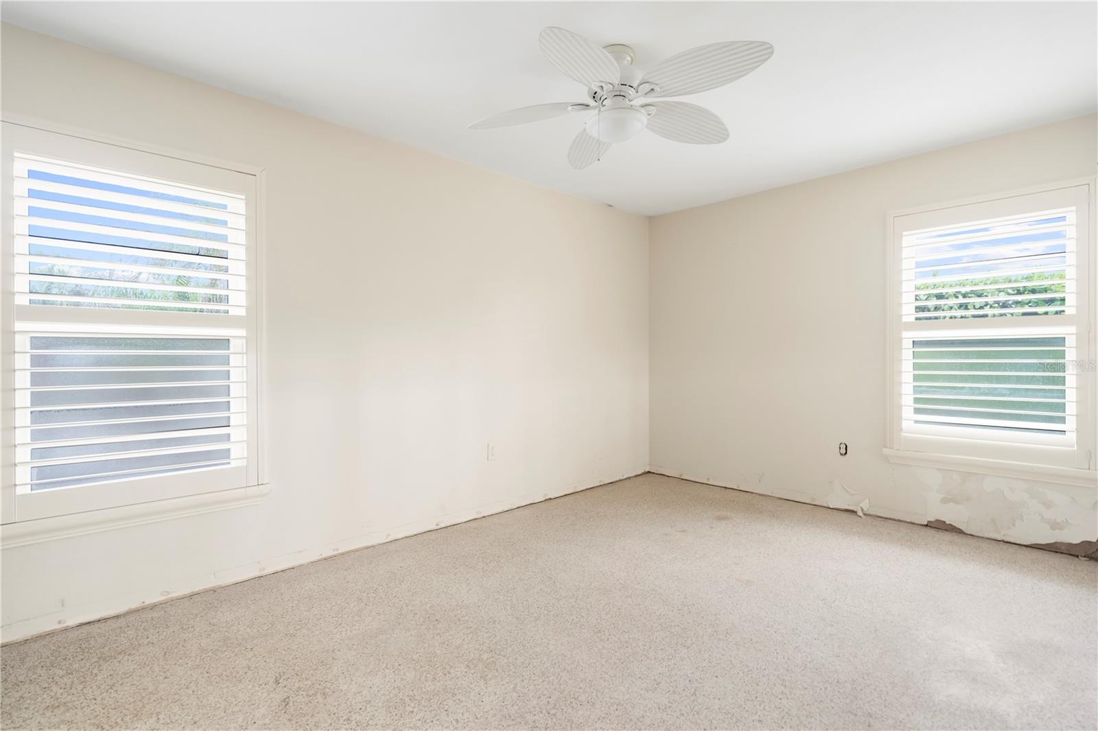 POINT OF PINES - Residential