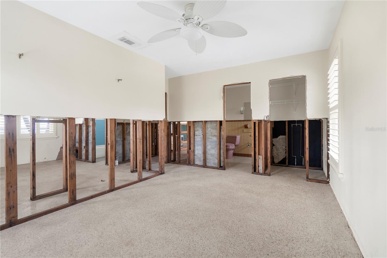 POINT OF PINES - Residential