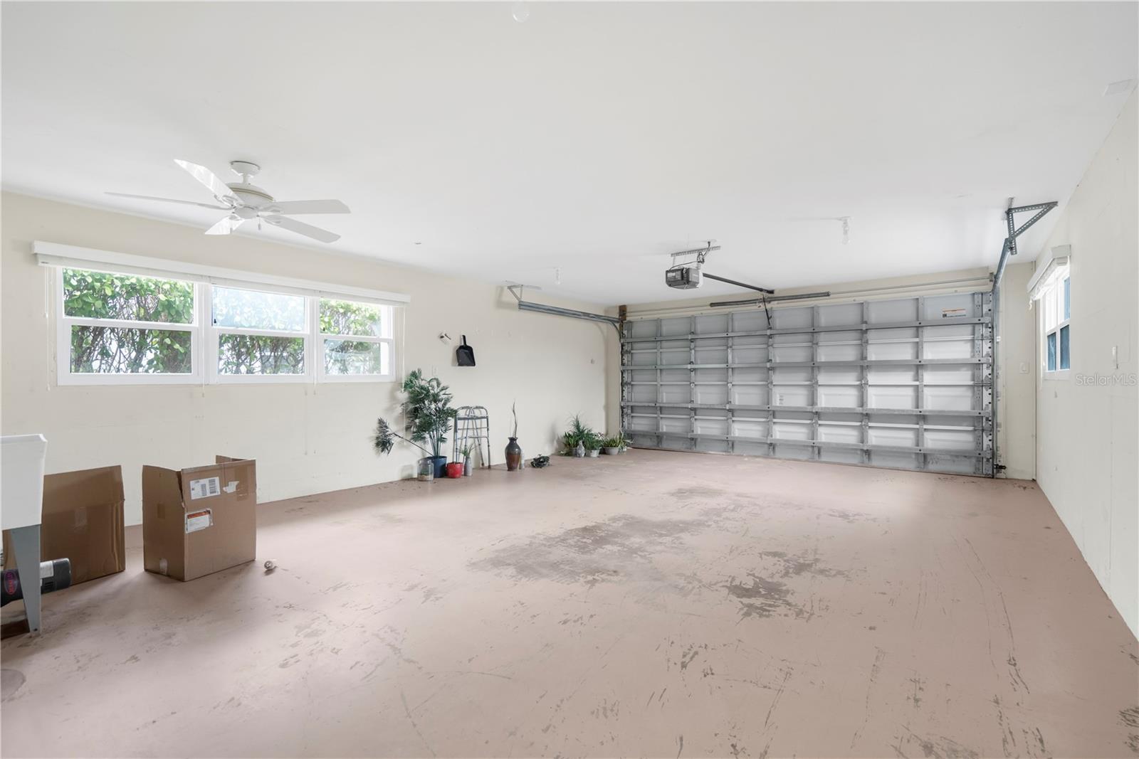 POINT OF PINES - Residential