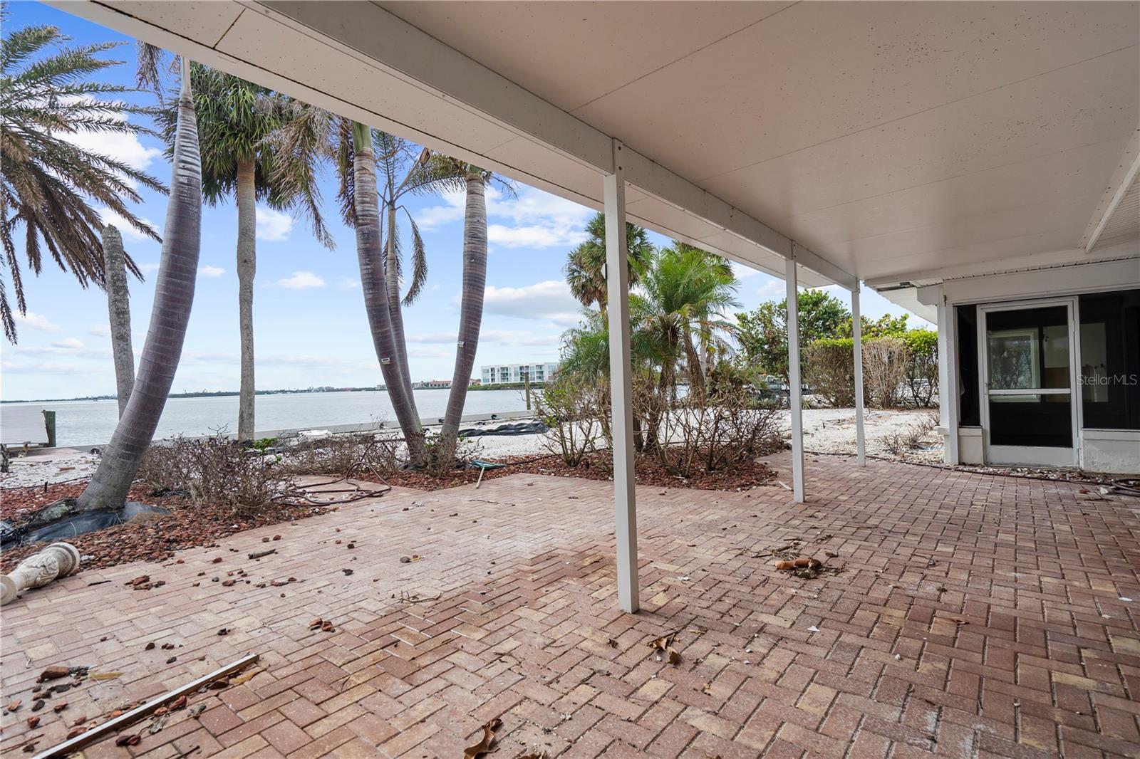 POINT OF PINES - Residential