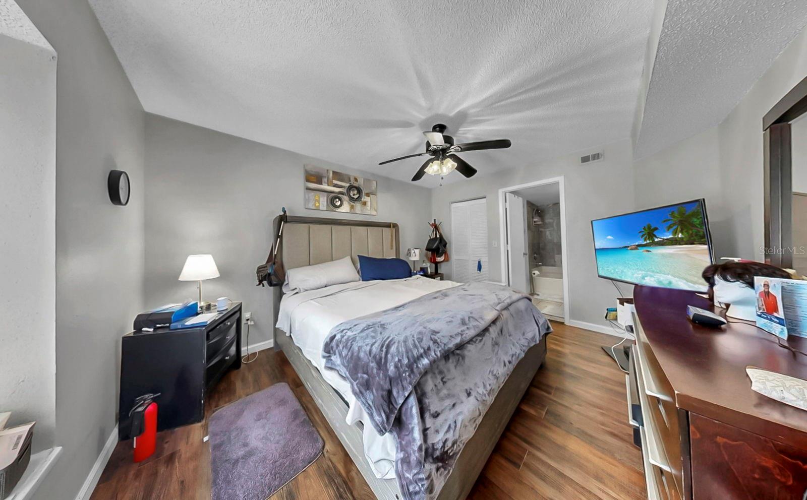 NORTH OAKS CONDO VIII - Residential