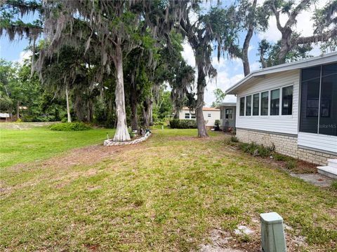 Tiny photo for 127 Royal Palm Drive, Leesburg, FL 34748 (MLS # R4911299)