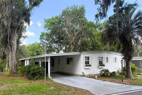 Tiny photo for 127 Royal Palm Drive, Leesburg, FL 34748 (MLS # R4911299)