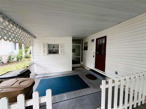 Tiny photo for 127 Royal Palm Drive, Leesburg, FL 34748 (MLS # R4911299)
