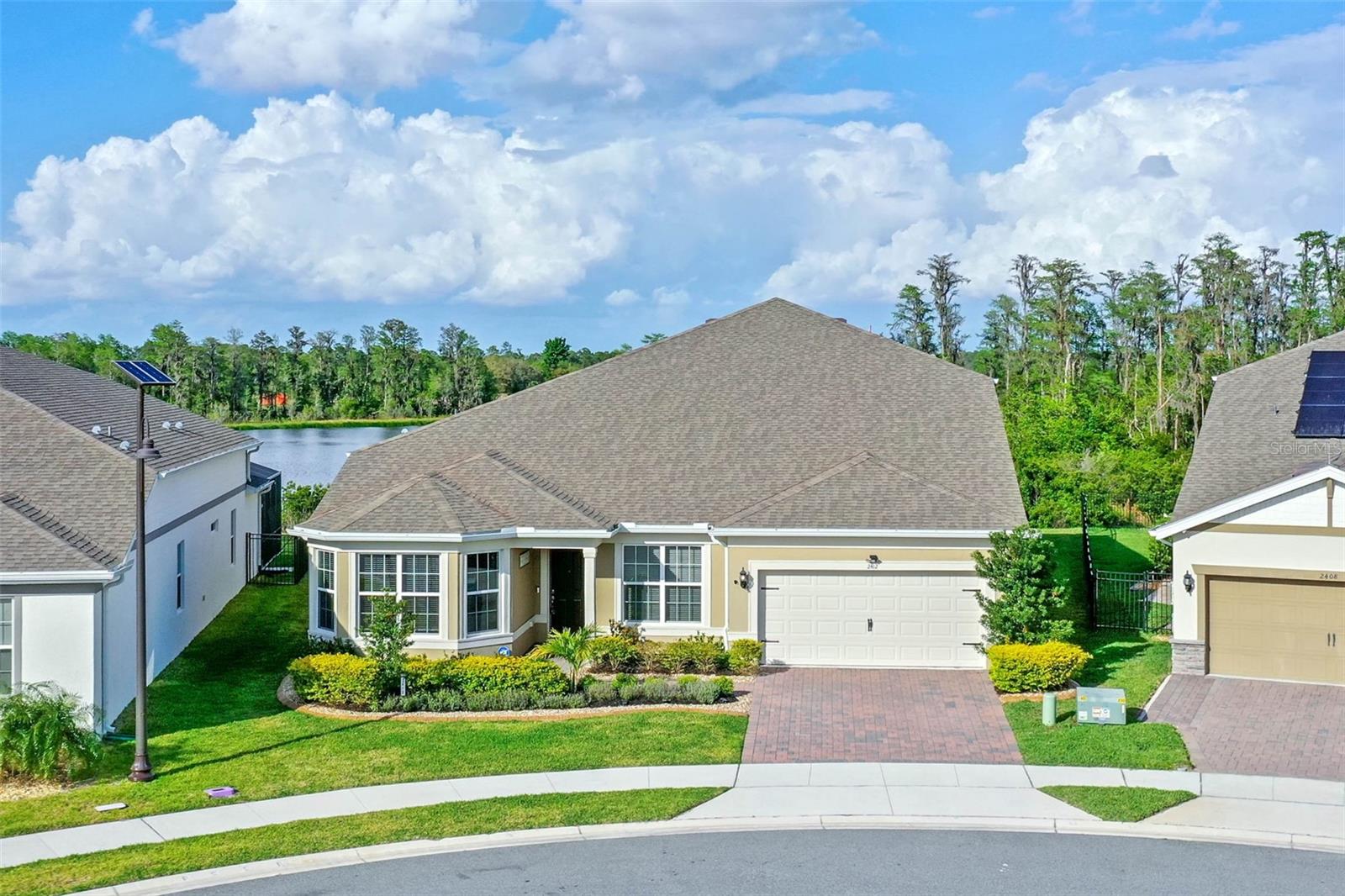 2412 SOUTHLAWN LANE