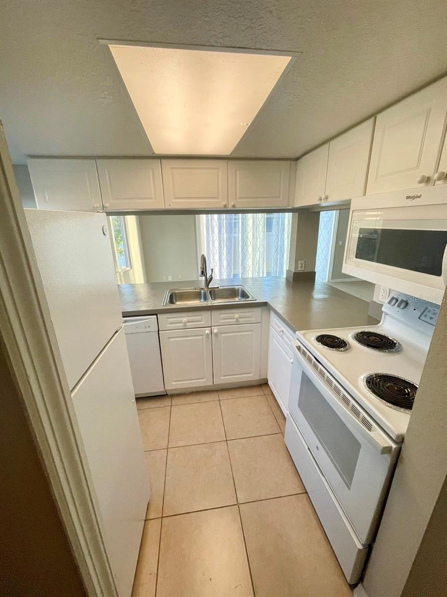 ISLAND CLUB WEST PH 01 - Residential