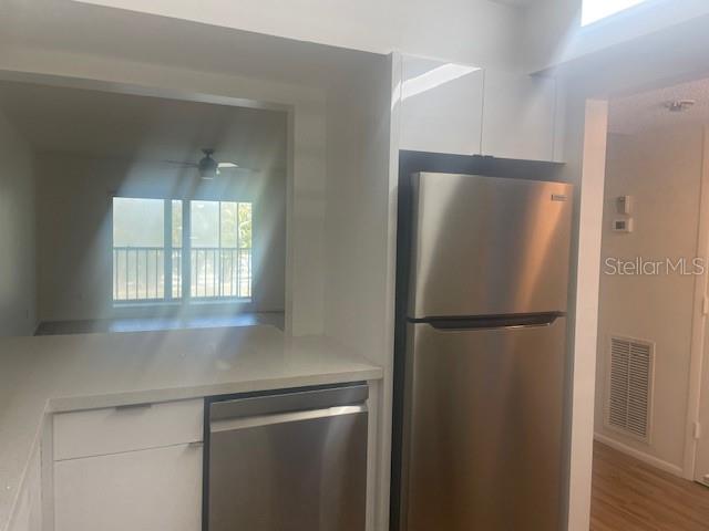 GLEN OAKS GARDEN APTS 3 - Residential Lease