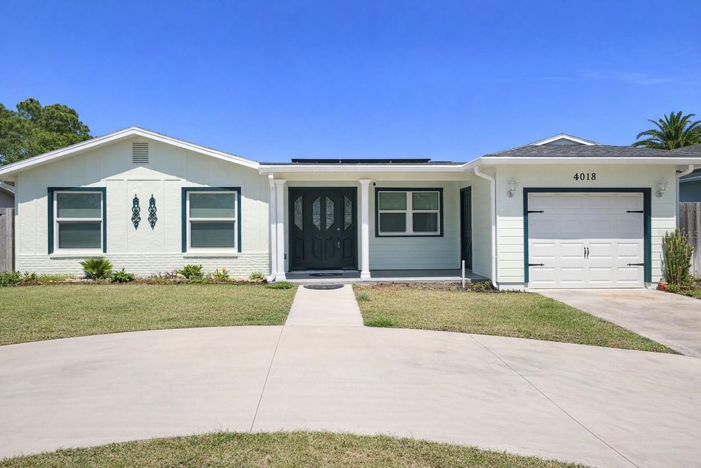 Photo of 4018 29th Avenue W, Bradenton, FL 34205 (MLS # A4687969)