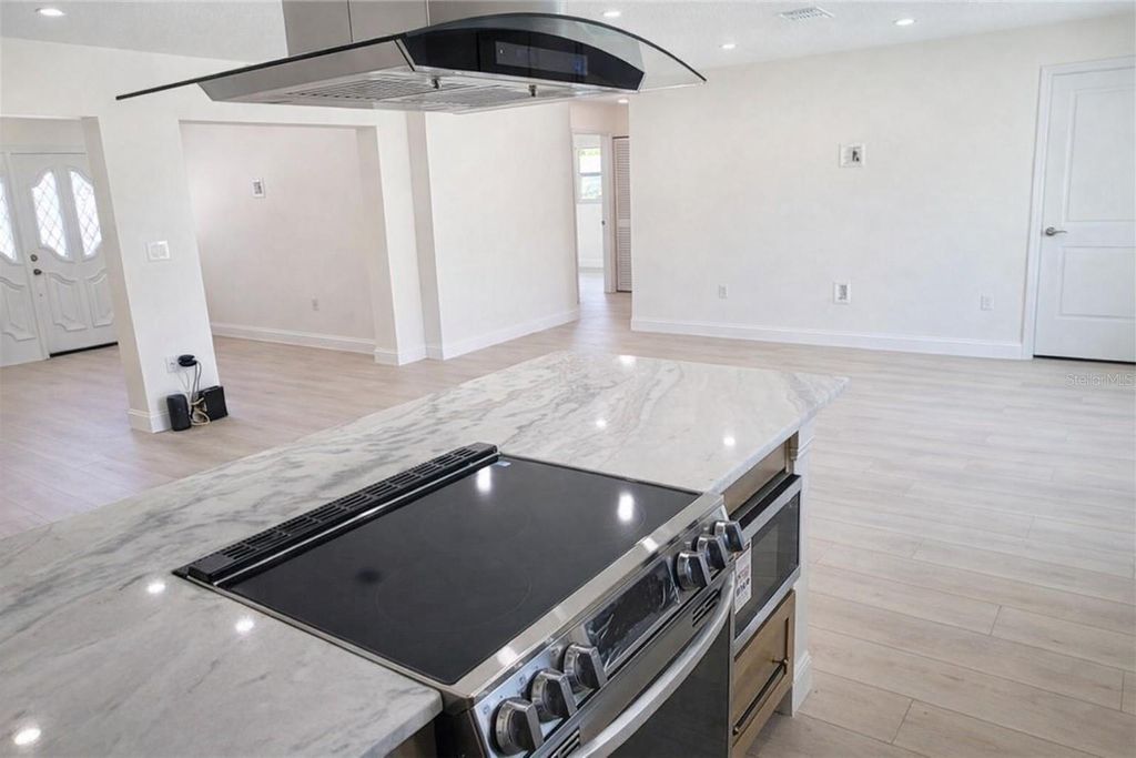 Photo of 4018 29th Avenue W, Bradenton, FL 34205 (MLS # A4687969)