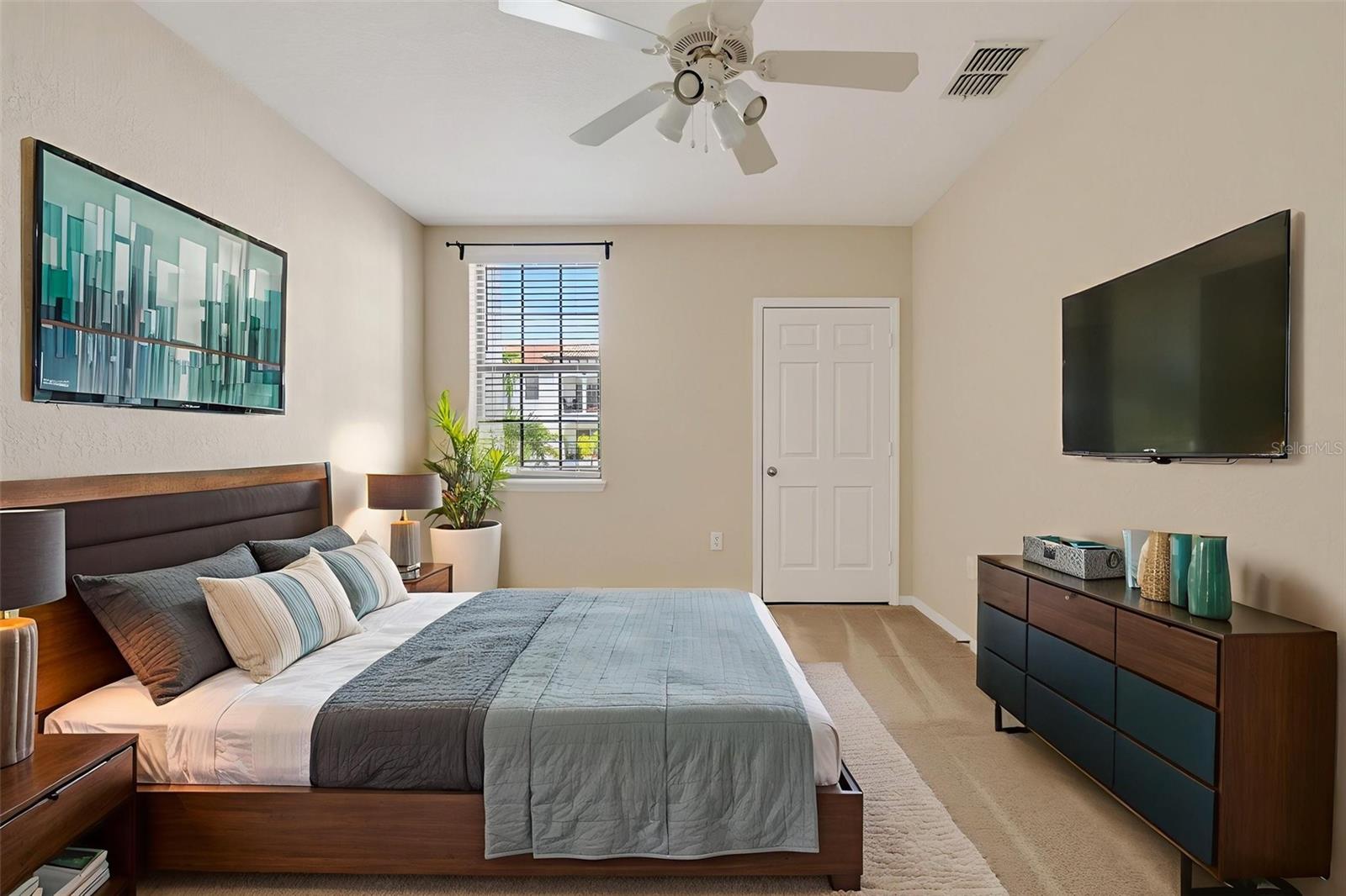 REGISTRY AT MICHIGAN PARK CONDOMINIUM - Residential Lease