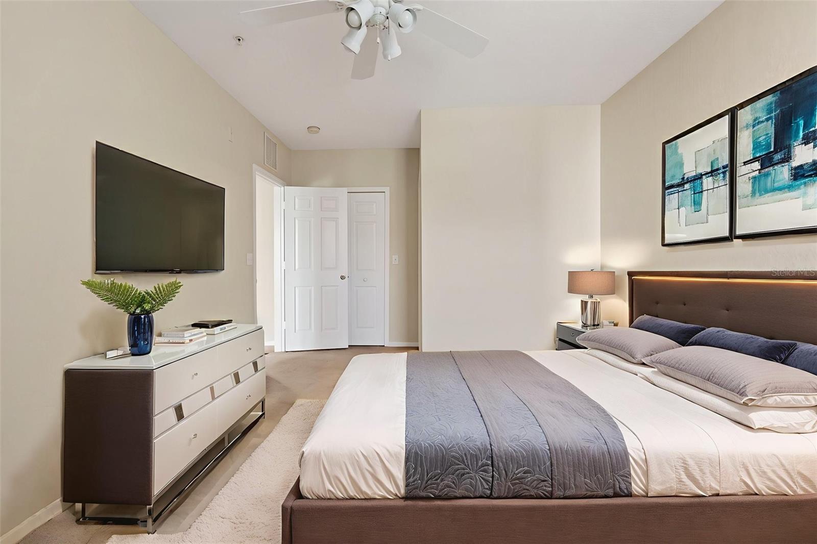 REGISTRY AT MICHIGAN PARK CONDOMINIUM - Residential Lease